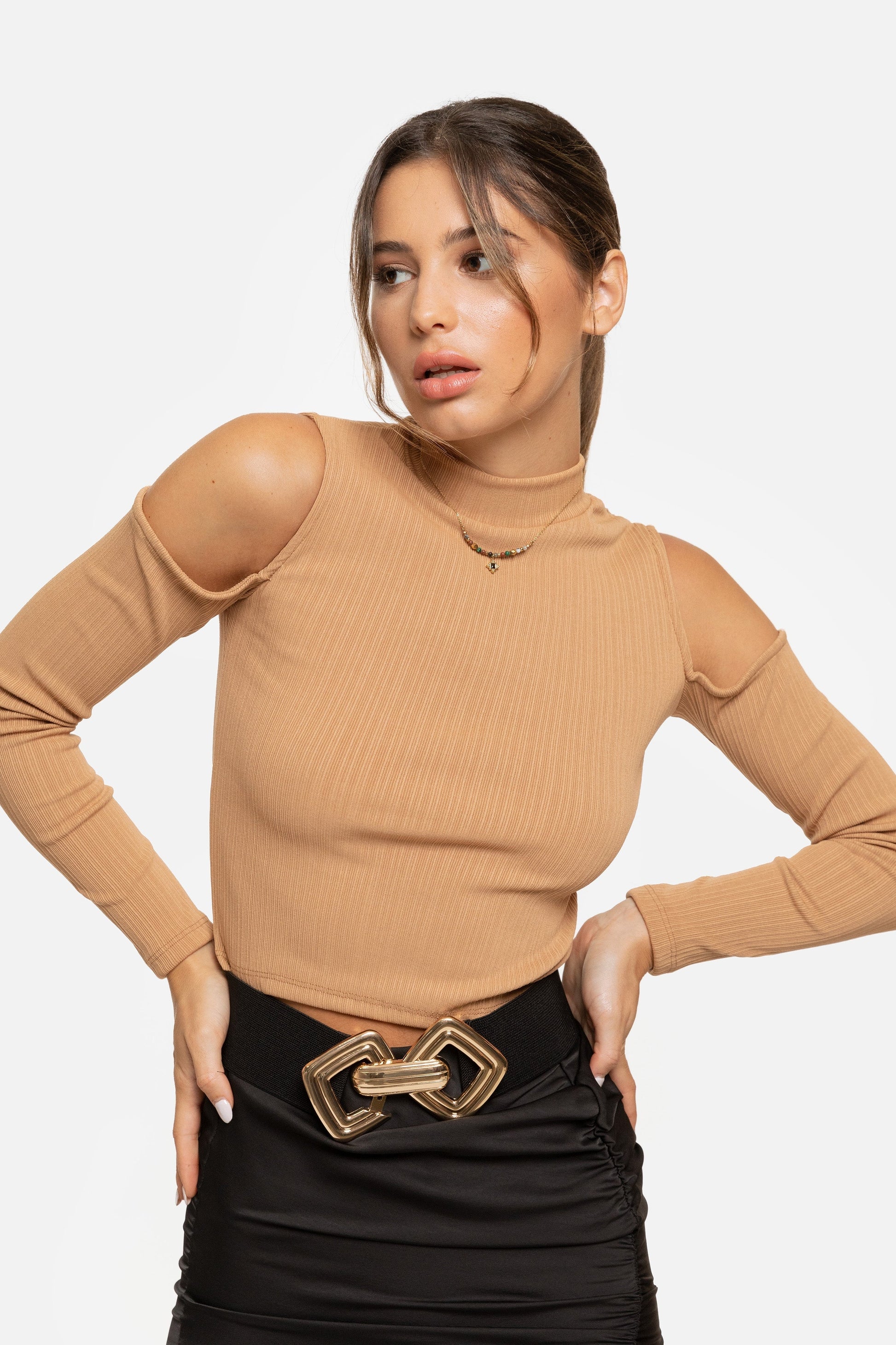 TOP  CUT OUT