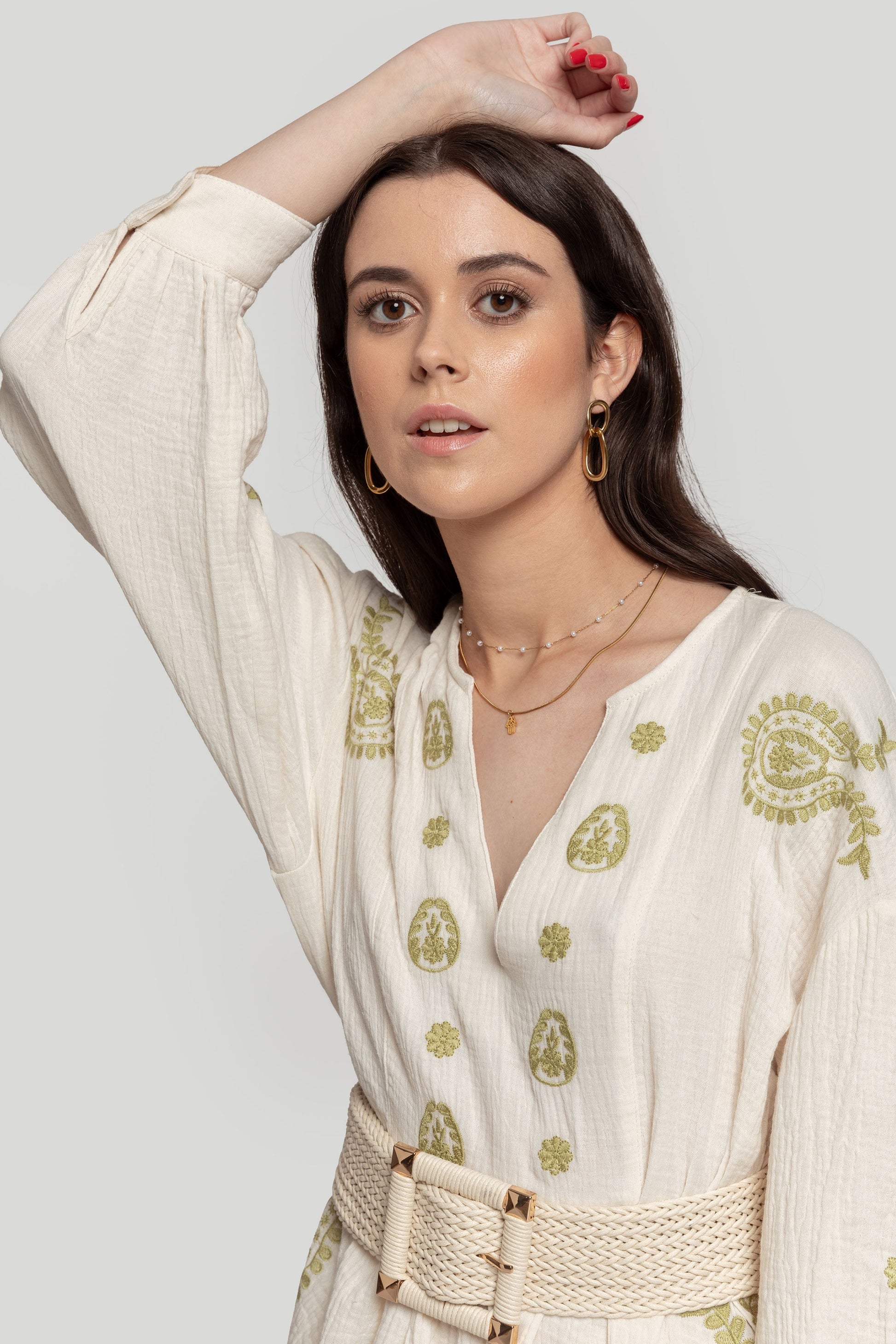 BLUSA  BORDADOS