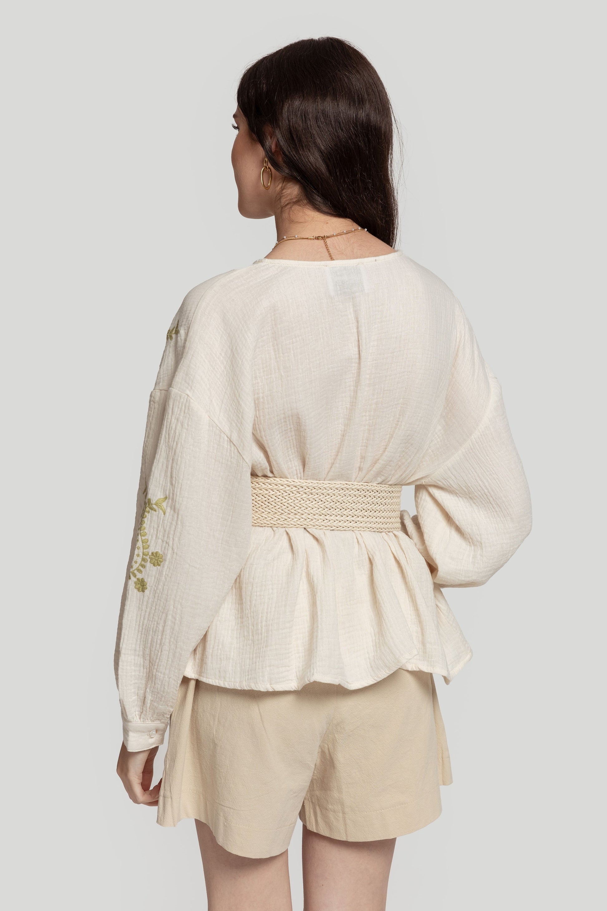 BLUSA  BORDADOS