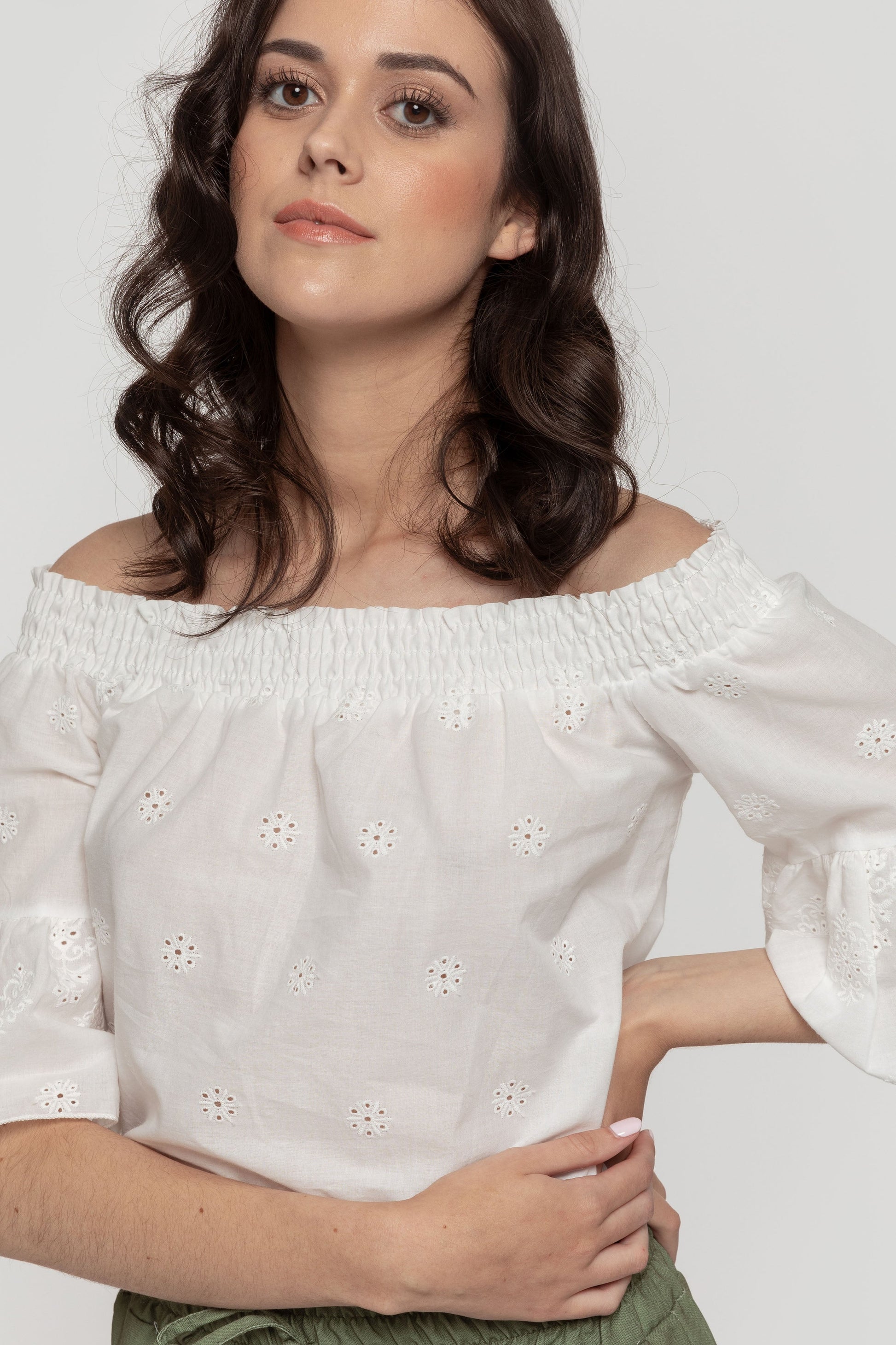BLUSA  BORDADOS