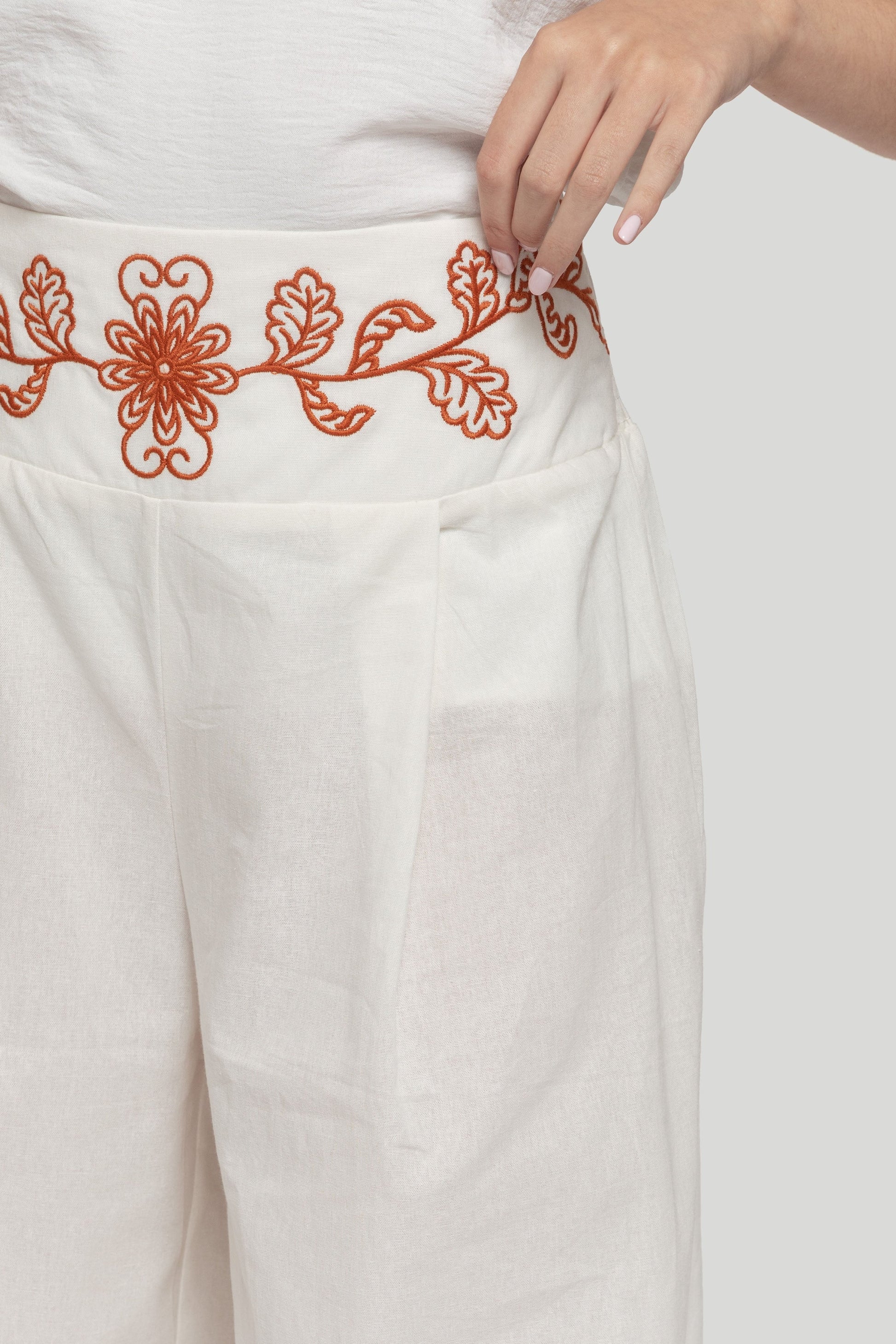 PANTALON  BORDADOS