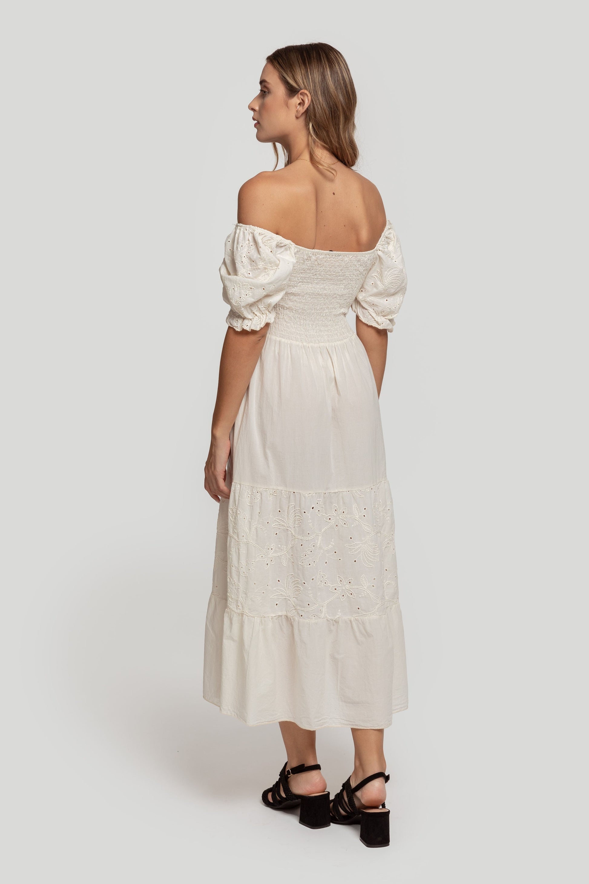 VESTIDO  BORDADOS