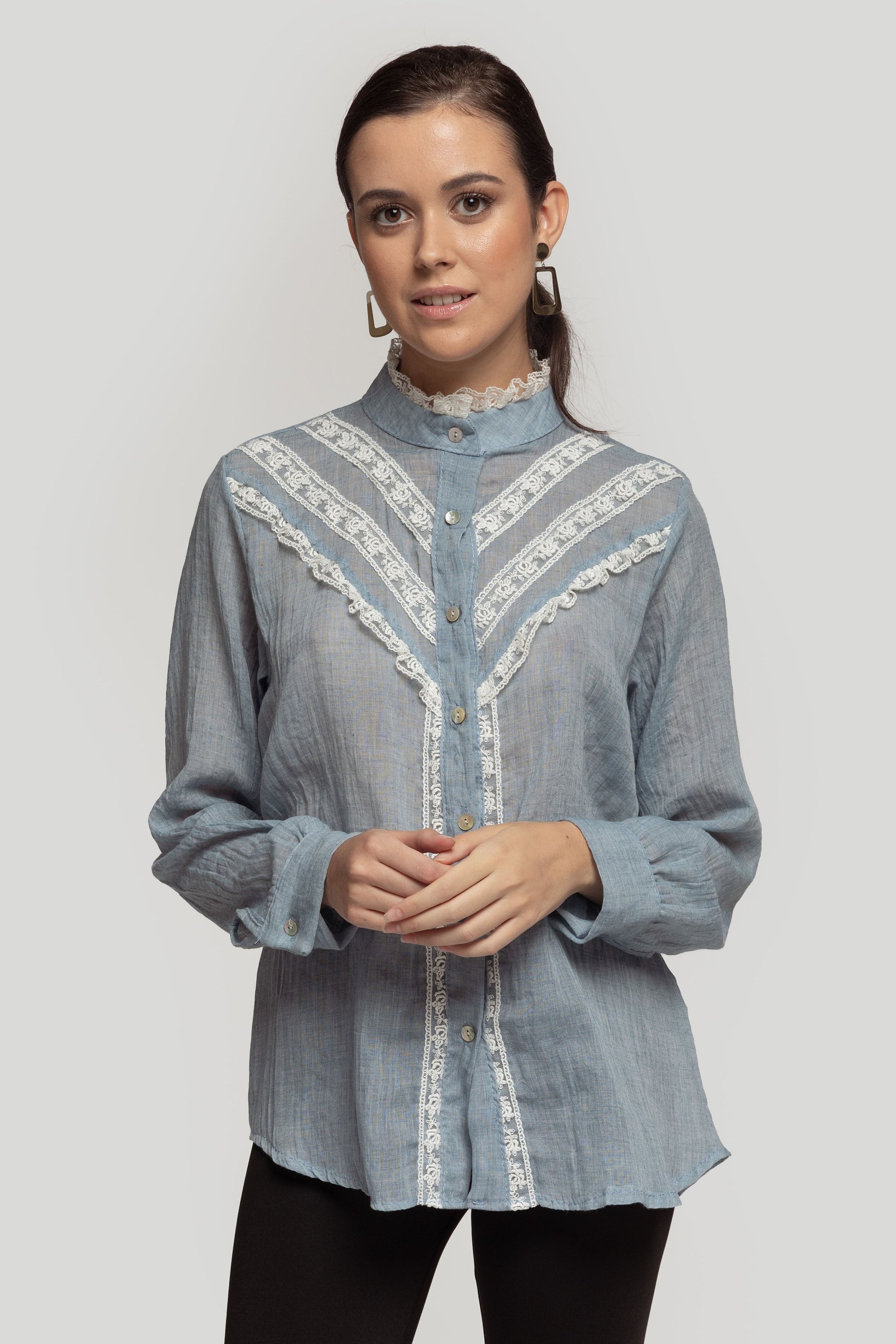 BLUSA  BORDADOS