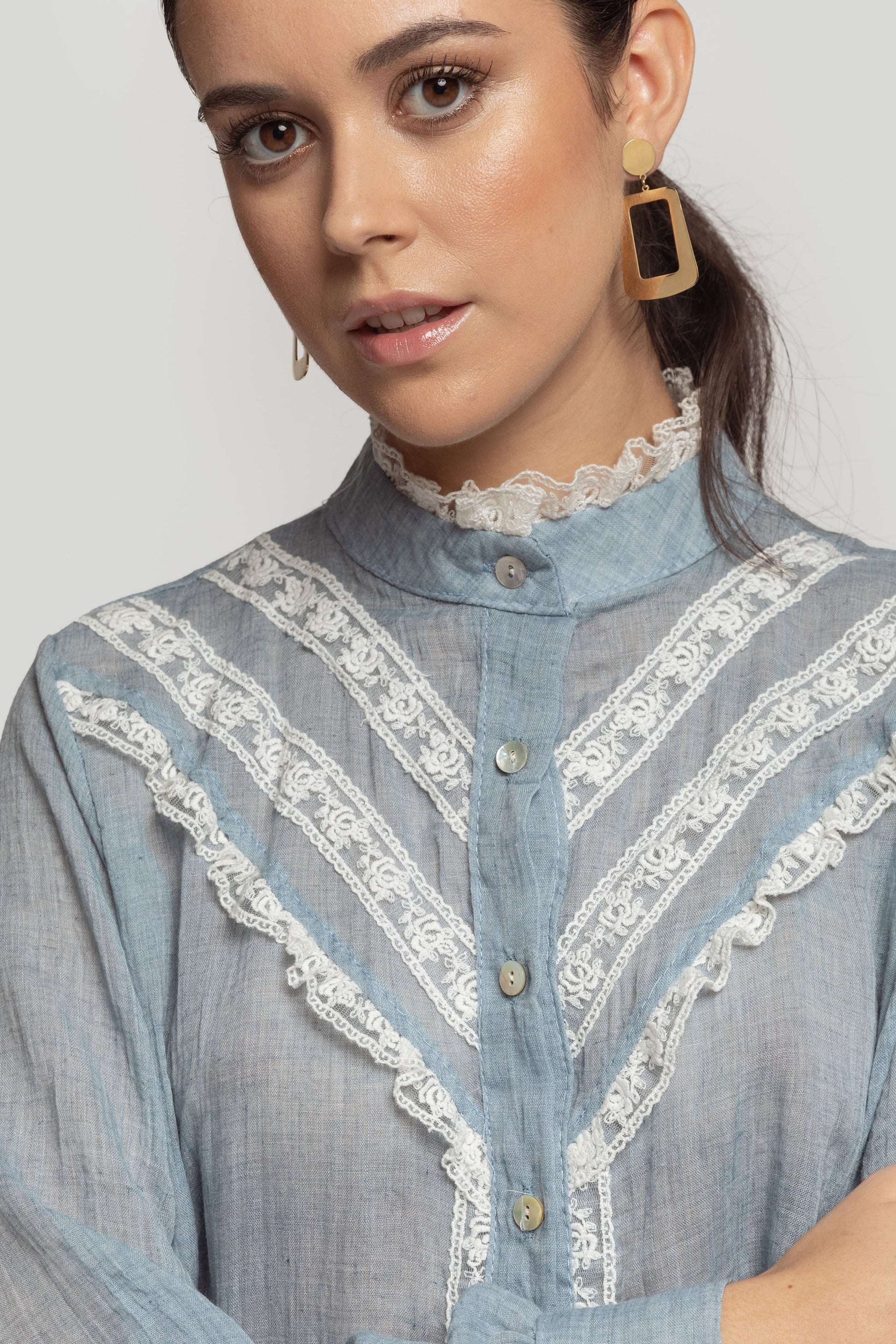 BLUSA  BORDADOS