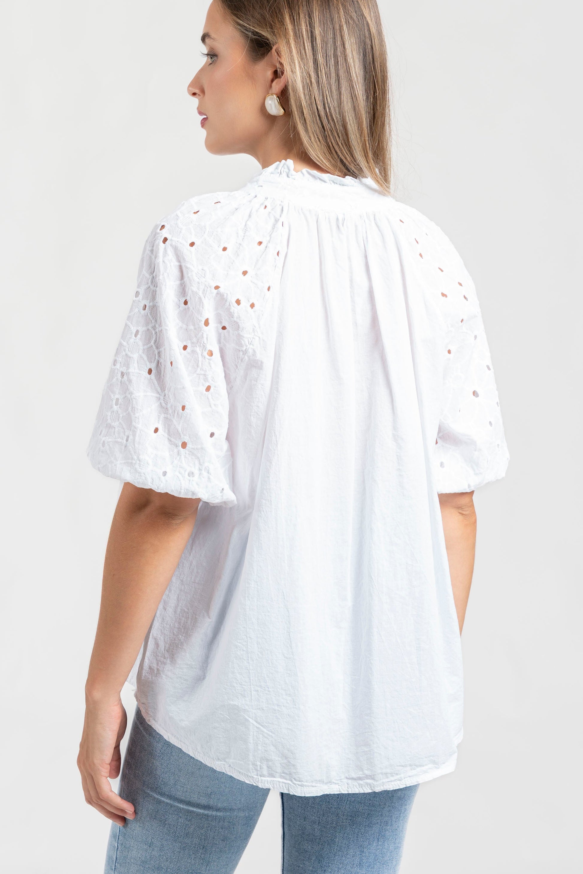 BLUSA  BORDADOS