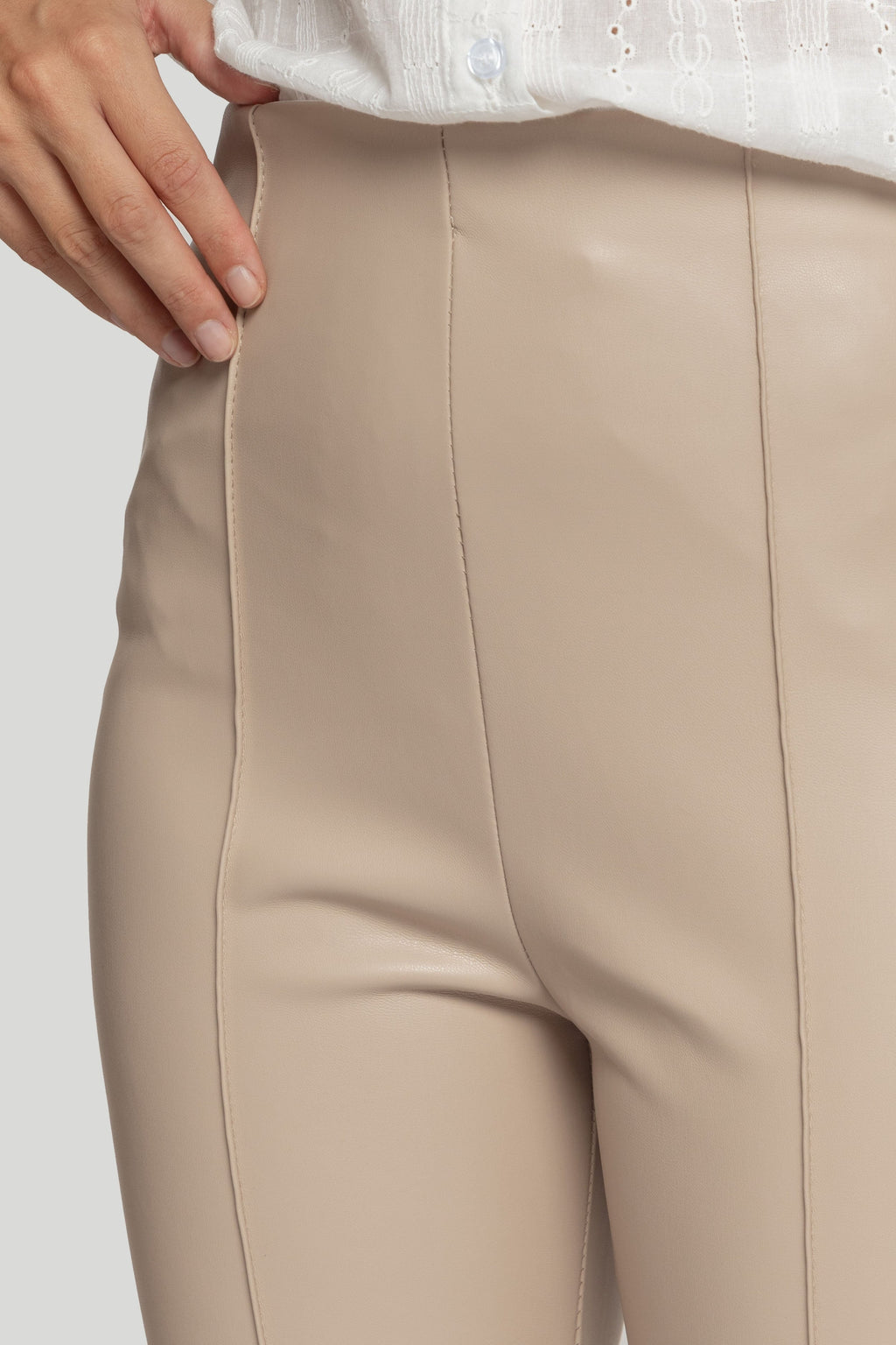 PANTALON  EFECTO PIEL