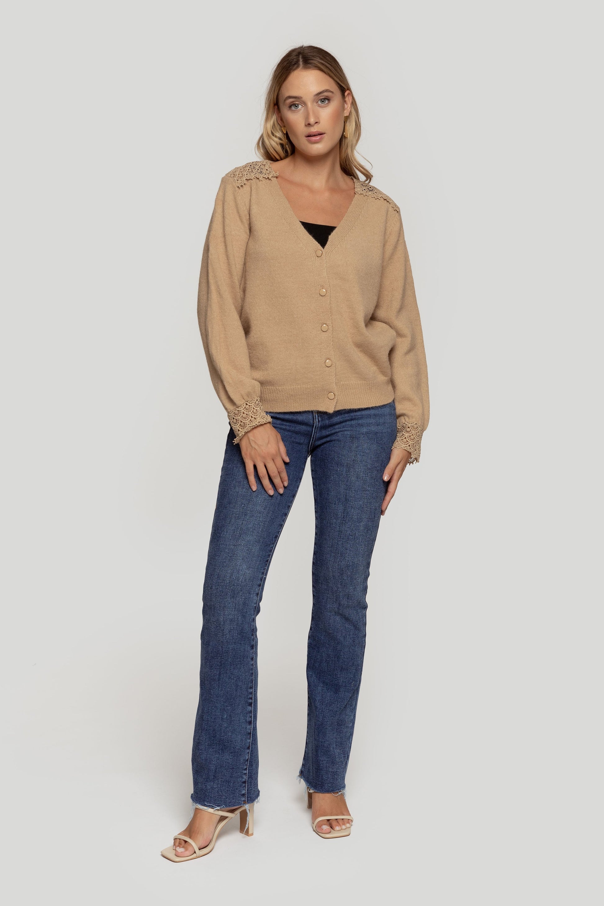 CARDIGAN  DETALLES