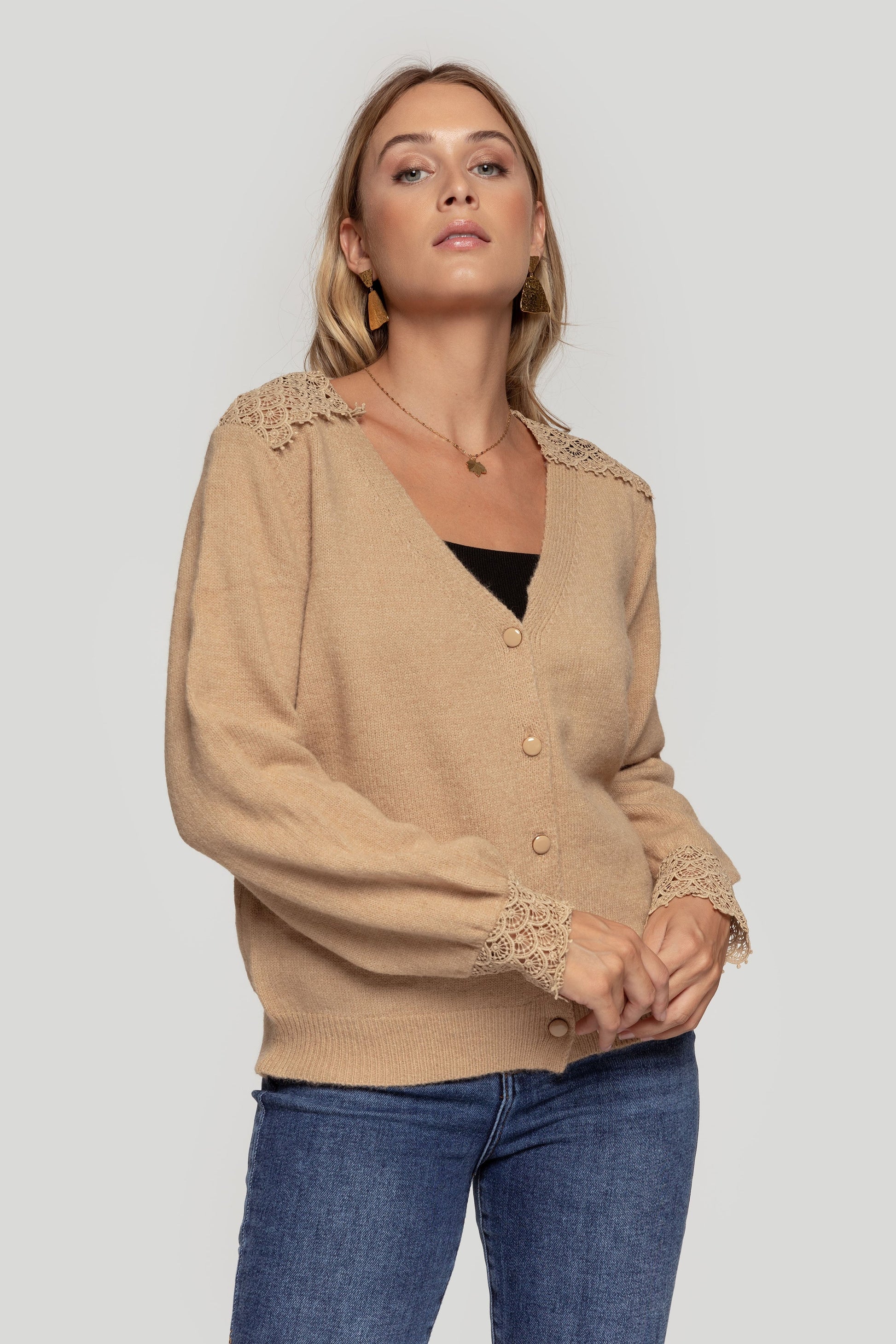 CARDIGAN  DETALLES