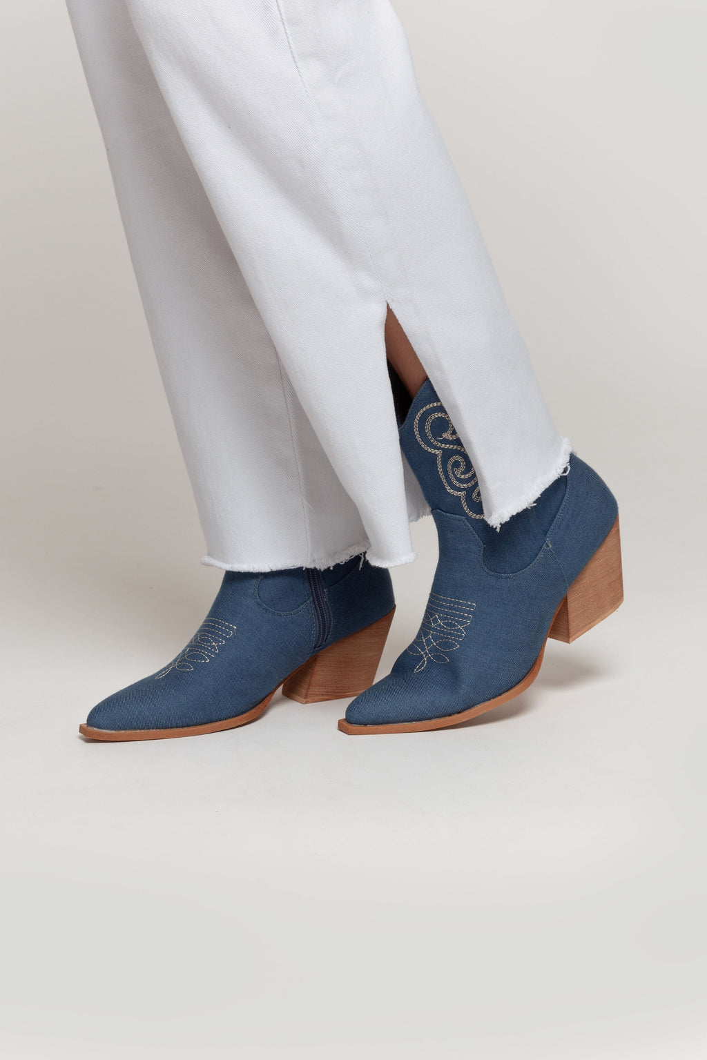 BOTIN  CONTRASTE