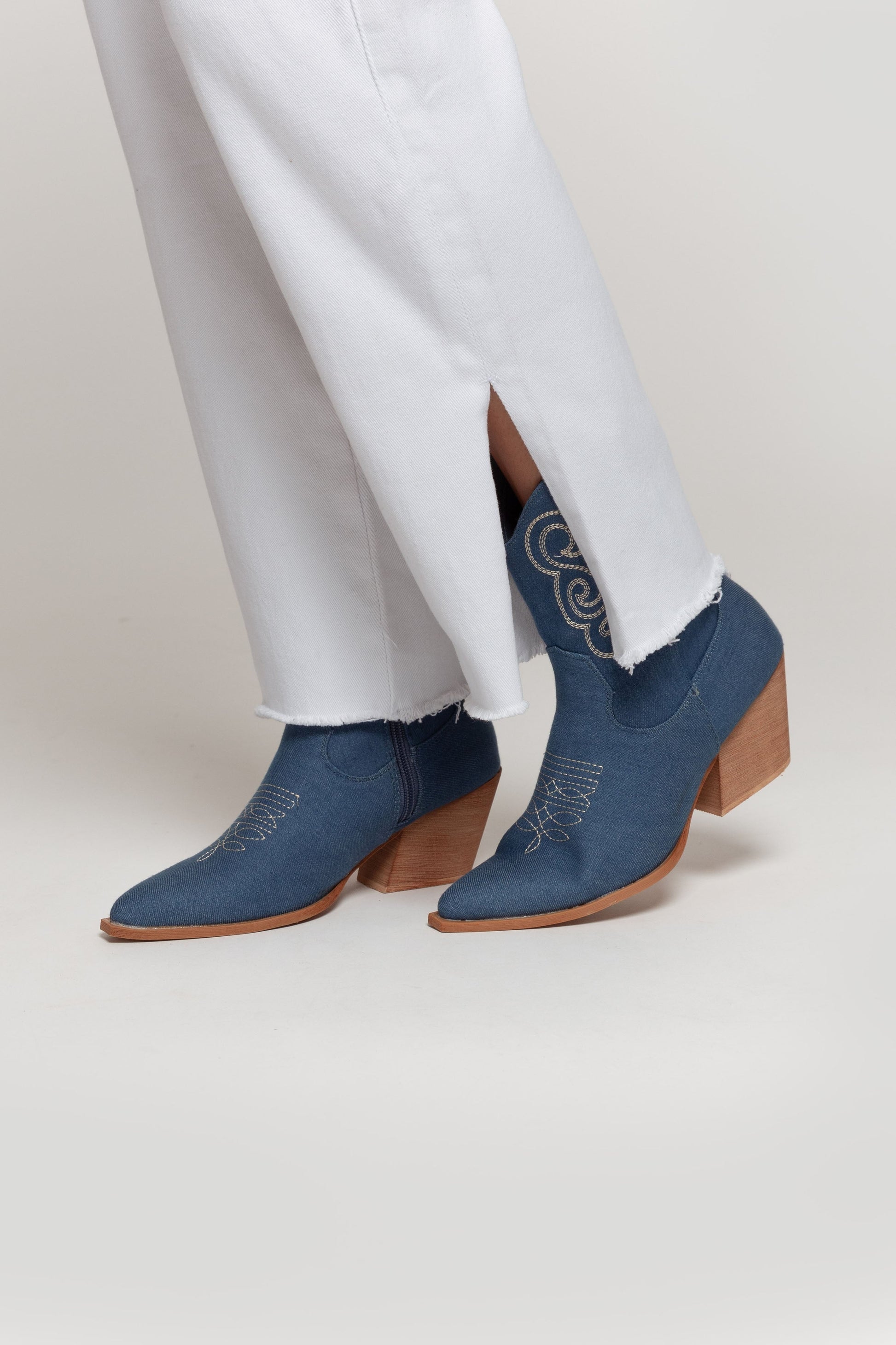 BOTIN  CONTRASTE