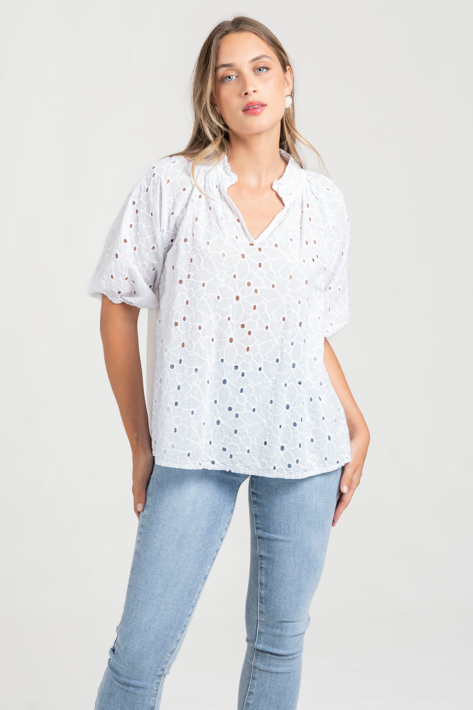 BLUSA  BORDADOS