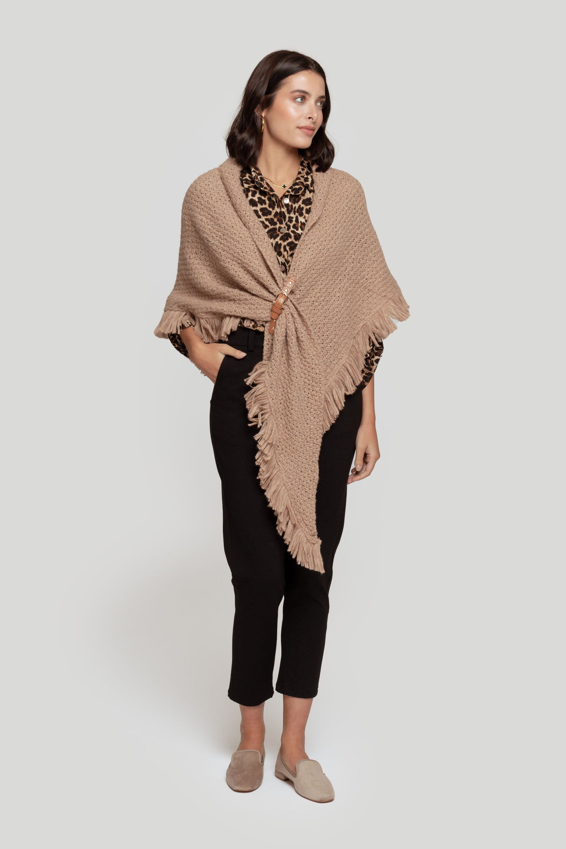 PONCHO  TRENZADO