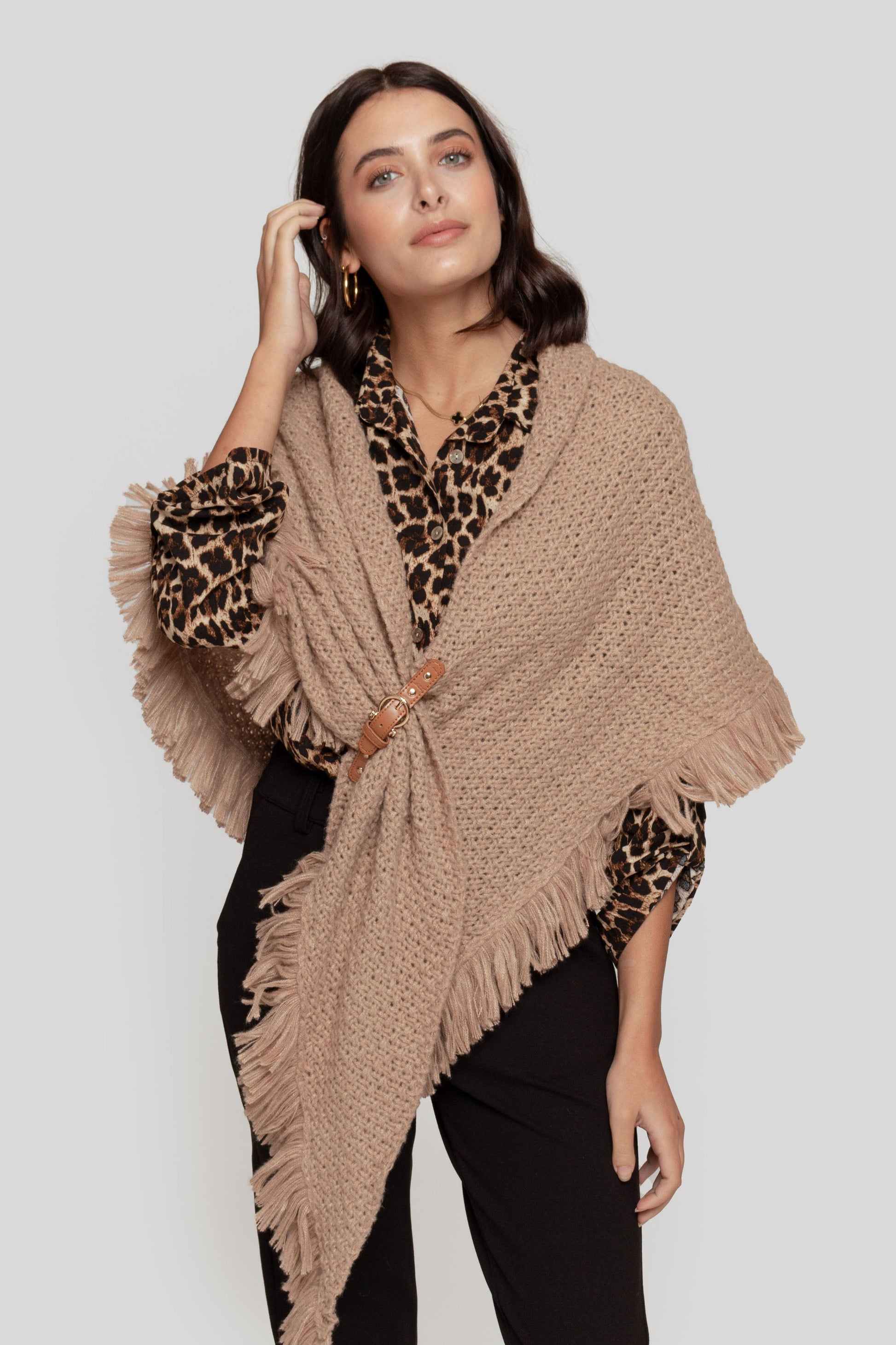 PONCHO  TRENZADO