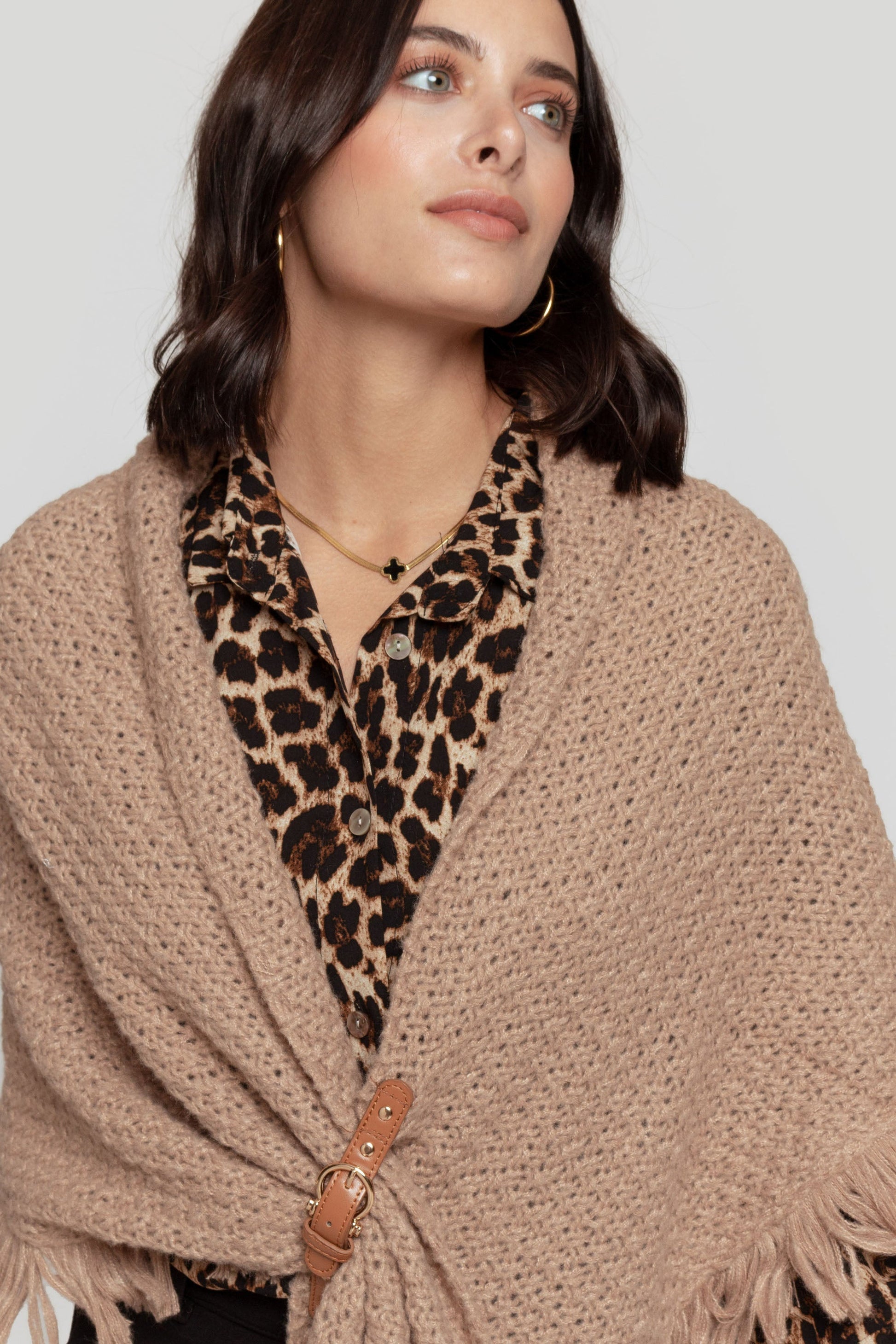PONCHO  TRENZADO