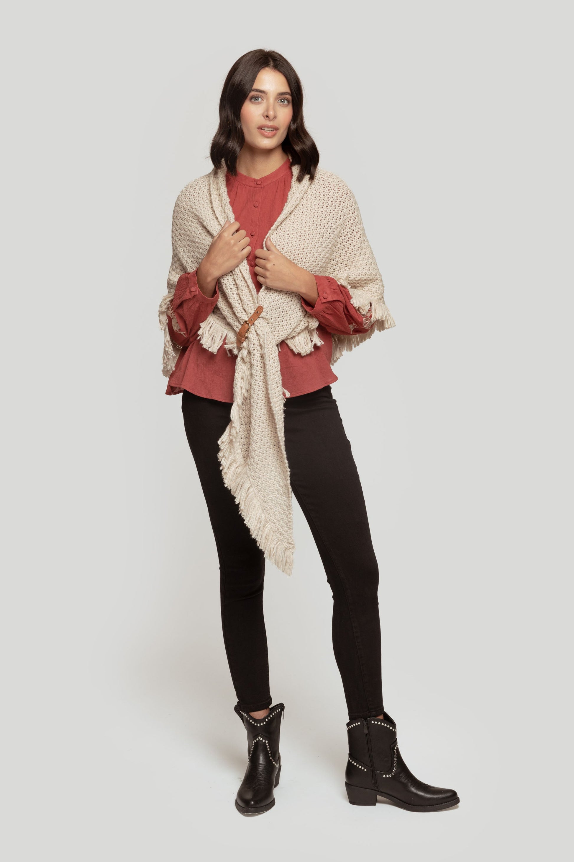 PONCHO  TRENZADO