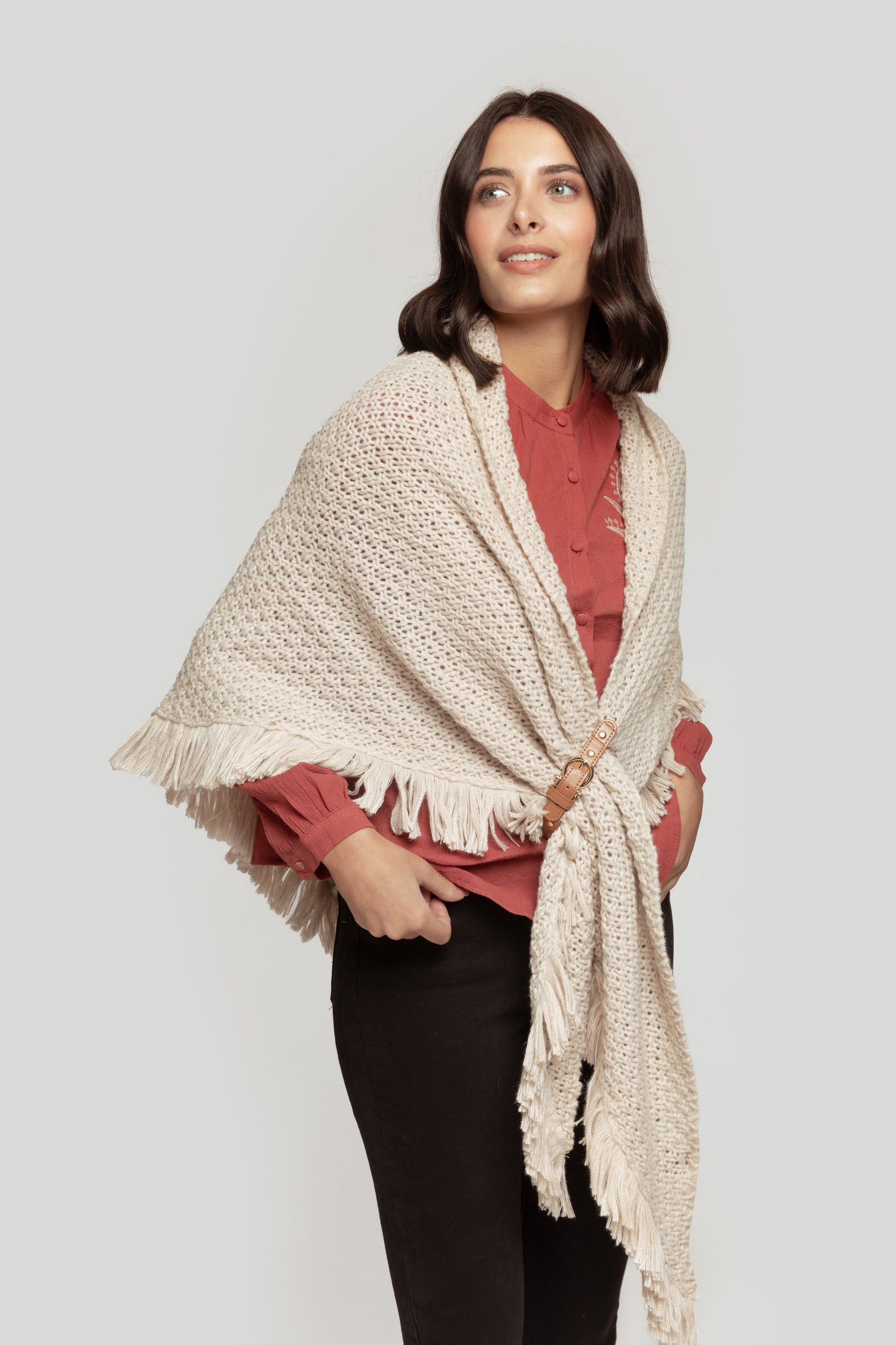 PONCHO  TRENZADO