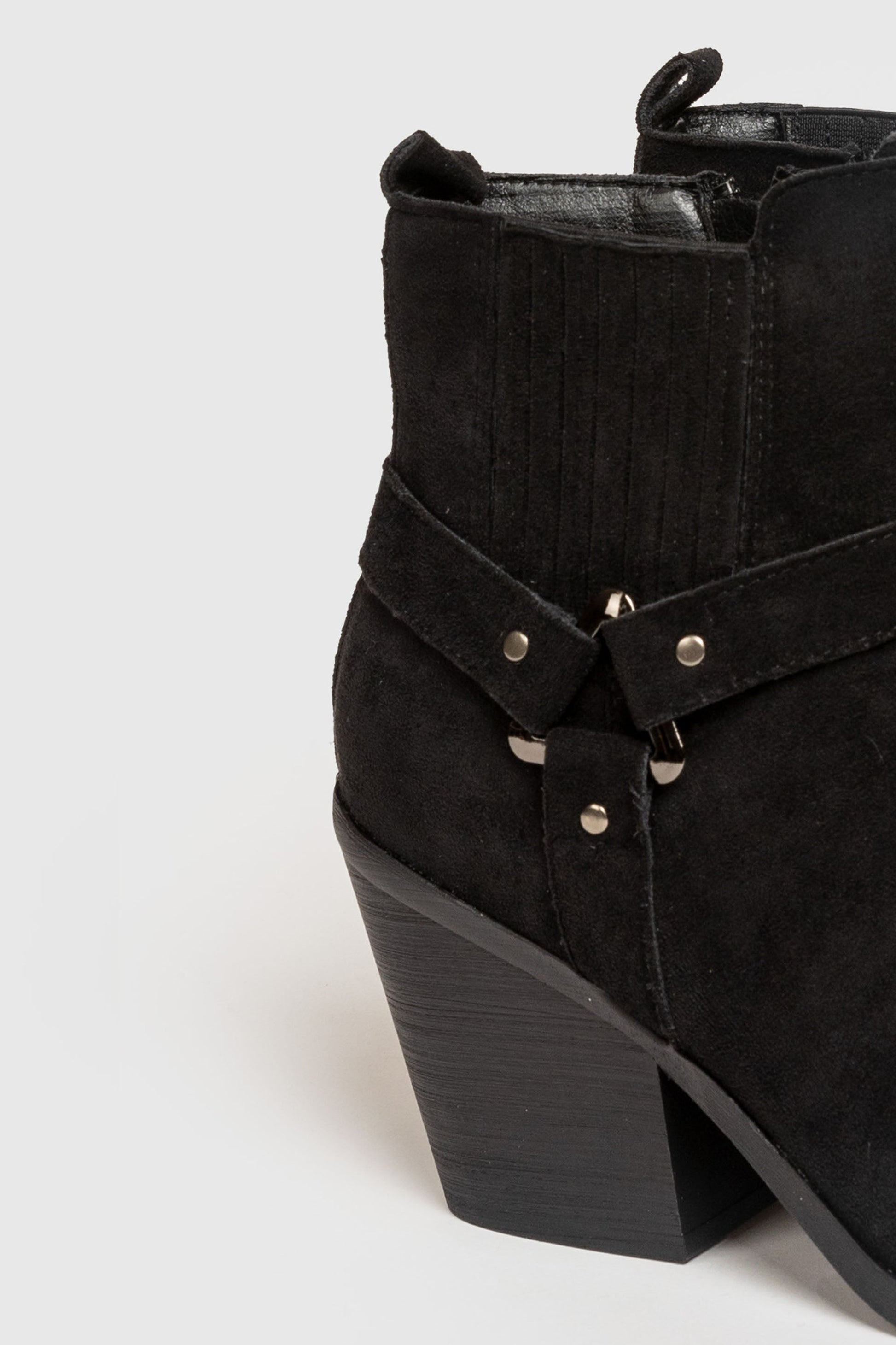 BOTIN TIRAS